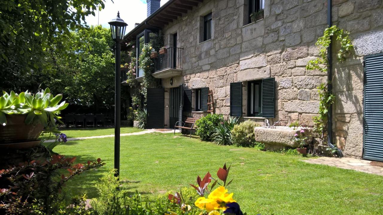 Penzion Conjunto Entre Acebos Sotillo de Sanabria Exteriér fotografie