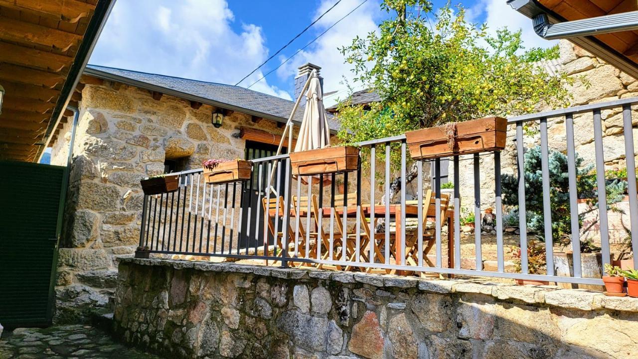 Penzion Conjunto Entre Acebos Sotillo de Sanabria Exteriér fotografie
