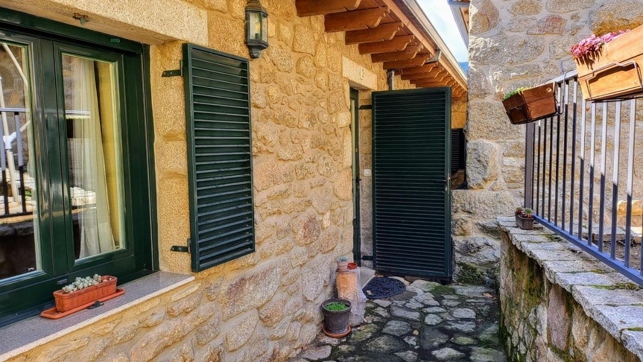 Penzion Conjunto Entre Acebos Sotillo de Sanabria Exteriér fotografie