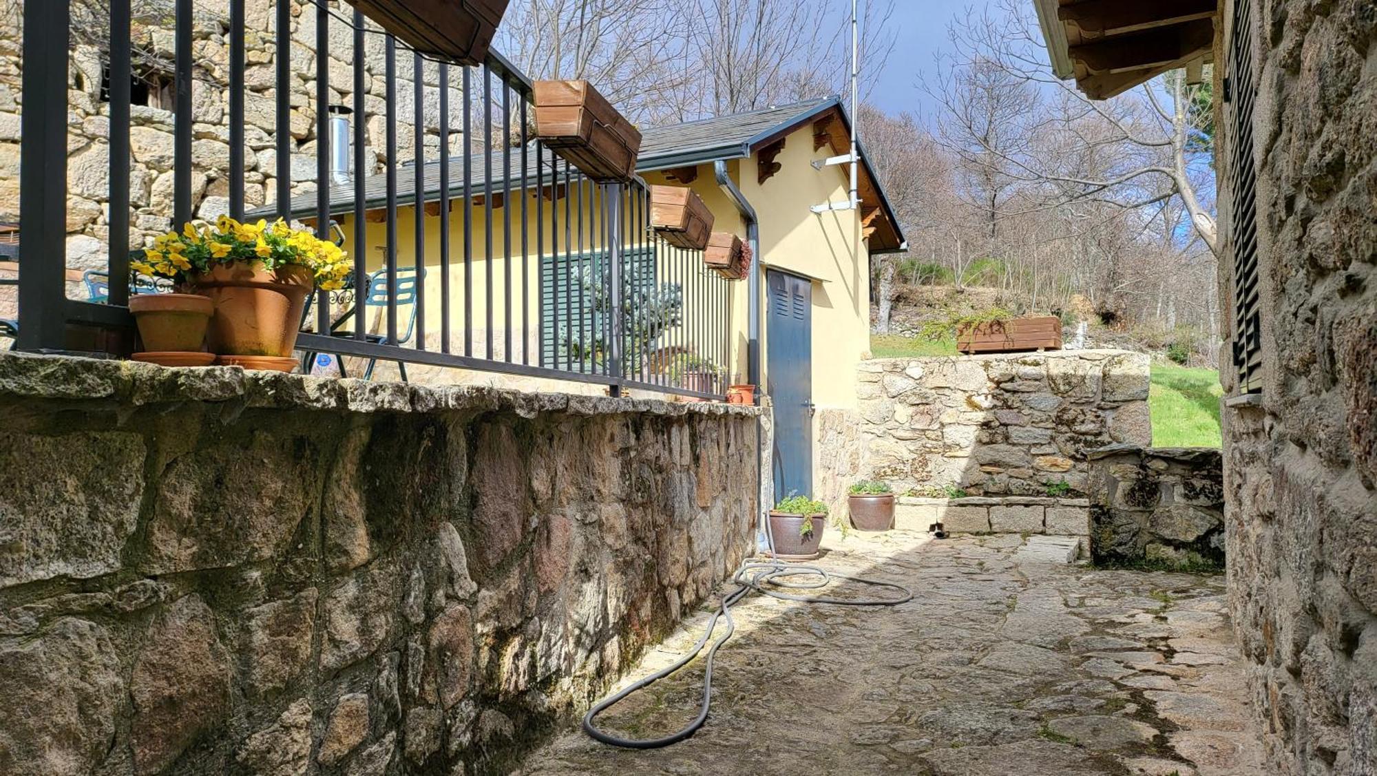 Penzion Conjunto Entre Acebos Sotillo de Sanabria Exteriér fotografie